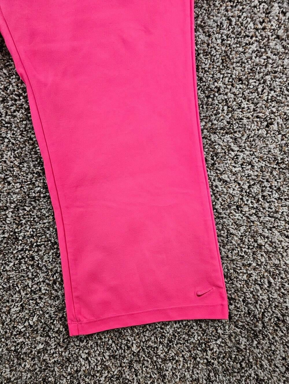 Nike Womens Sz XL Cropped Athletic Pants Leggings Bright Pink - Picture 2 of 4